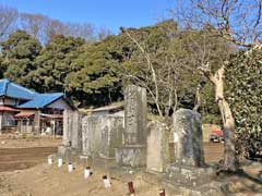 長福寺の板碑群