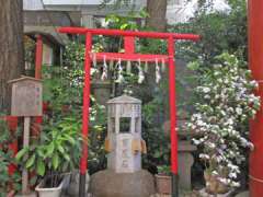 三崎稲荷神社百度石