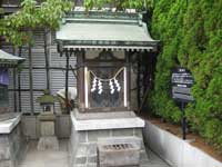 三囲神社銀座摂社