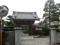 円照寺山門