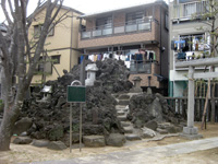 下鎌田の富士塚
