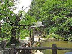 境内戸ノ口堰水神社