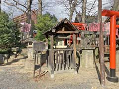 安積国造神社透かし燈籠