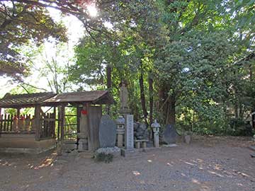 高徳寺境内