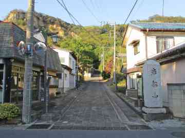 高勝寺参道