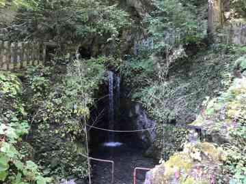 満願寺大悲の滝