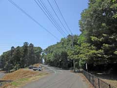 八幡山古墳群掲示板のある地