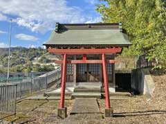 鷲鷹神社鳥居