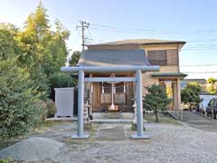 中荻野蚕影神社鳥居