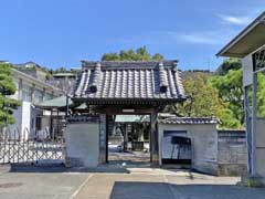 泉蔵寺山門