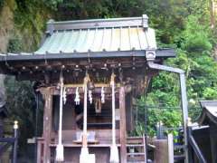 銭洗弁財天宇賀福神社