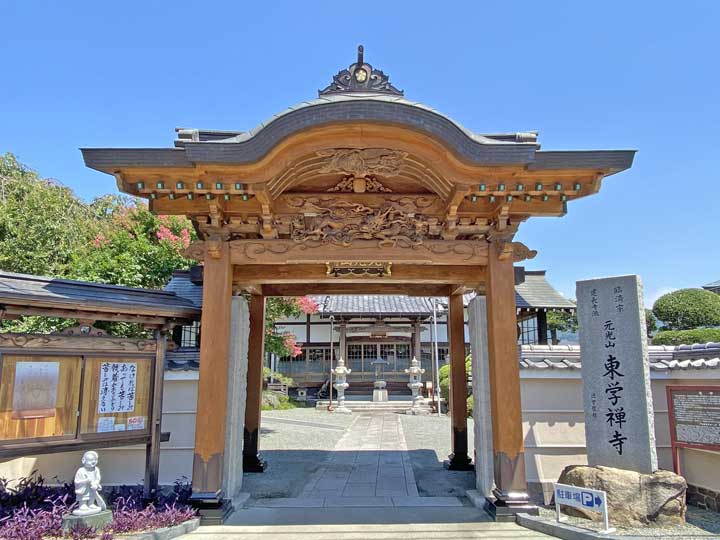 東学寺山門