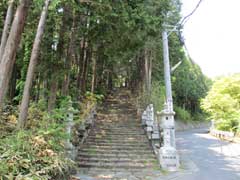 紹太寺旧本堂への参道