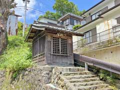 根府川寺山神社境内社姥社、天王社