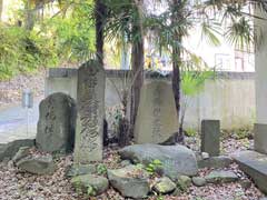 市方神社の石碑群