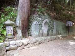 居神神社石碑群