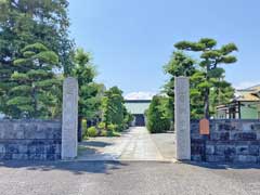 盛泰寺山門