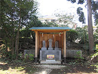 日枝神社境内石塔