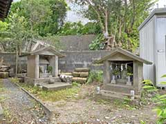 小坪南町諏訪神社境内社