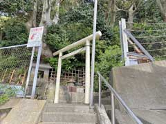 小坪南町諏訪神社（旧社地）鳥居