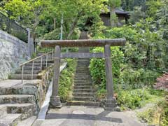 桜山仲町子ノ神社鳥居