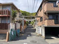 山の根熊野神社鳥居