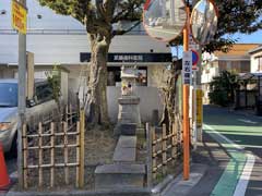 堀切氷川神社傍にある第六天神社