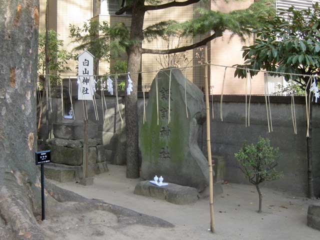 境内社白山神社・諏訪神社