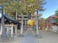 柴又八幡神社鳥居