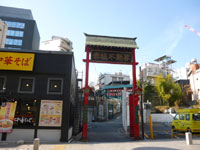 赤坂不動尊威徳寺山門