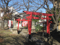 境内社東官守稲荷神社