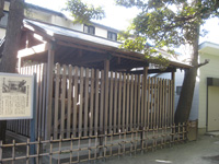 新田神社旧大鳥居の石柱