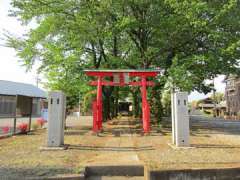 瓦葺稲荷神社鳥居