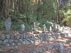 飯塚丹生神社境内石祠群