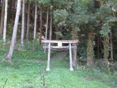 字根愛宕神社鳥居