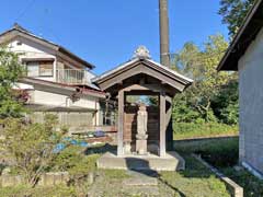 高本稲荷神社近くの地蔵尊