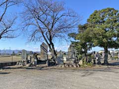 満福寺石仏石祠など