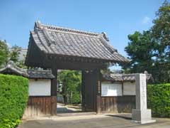 満願寺山門