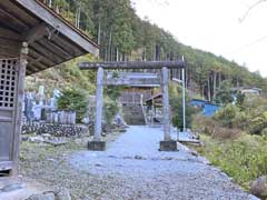 上赤工八坂神社鳥居