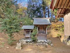 境内社日吉神社、稲荷神社