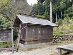 中藤中郷白髪神社境内社合殿