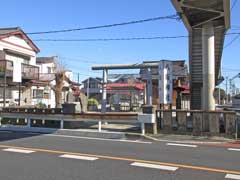 粕壁八坂神社鳥居