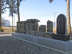 下大増新田香取神社境内祠群