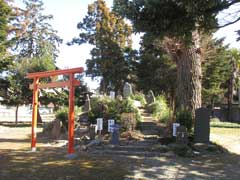 梅田女體神社境内社