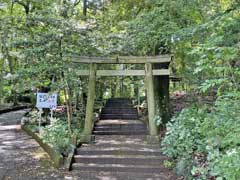 下赤坂八幡神社鳥居