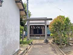 石原町八坂神社鳥居