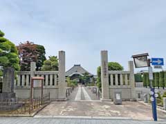 行傳寺山門