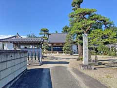 西見寺参道