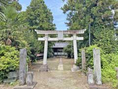 戸守氷川神社鳥居