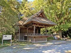 玉敷神社神楽殿